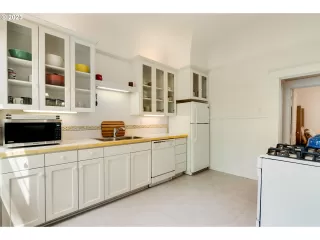 Photo #4: 23056505 Listing