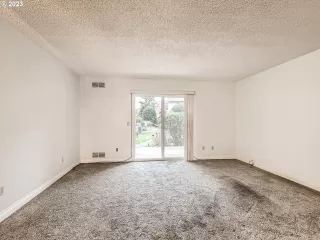 Photo #2: 23056841 Listing