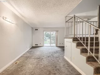 Photo #5: 23056841 Listing