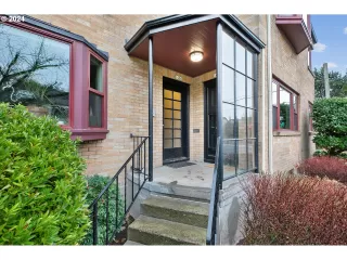 Photo #2: 23059407 Listing