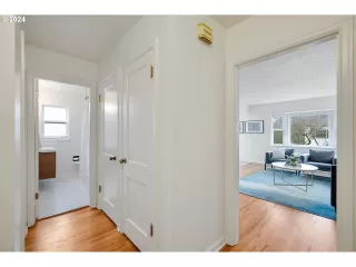 Photo #3: 23059407 Listing