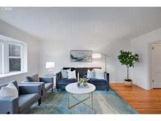 Photo #6: 23059407 Listing