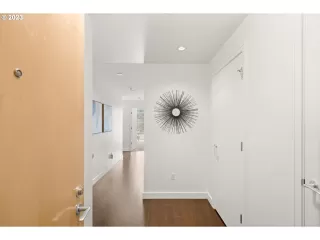 Photo #1: 23059860 Listing