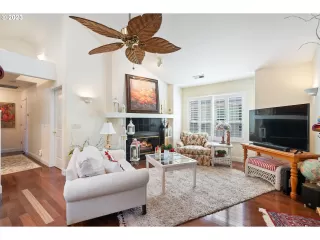 Photo #6: 23060193 Listing