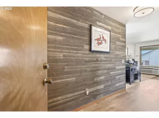 Photo #1: 23060458 Listing