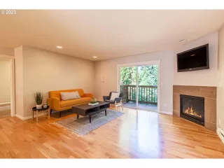 Photo #2: 23060621 Listing 