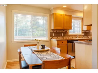 Photo #5: 23060621 Listing 