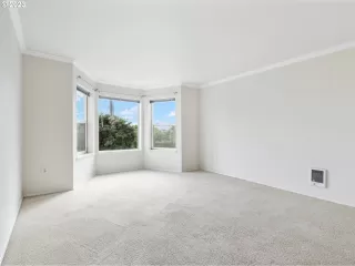 Photo #4: 23061374 Listing