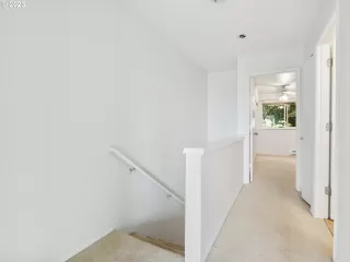 Photo #5: 23061374 Listing