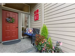 Photo #3: 23061632 Listing