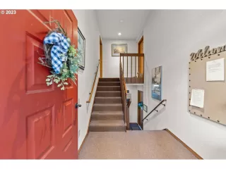 Photo #4: 23061632 Listing