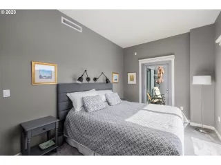 Photo #5: 23061737 Listing