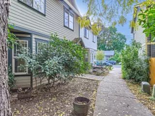 Photo #1: 23062359 Listing