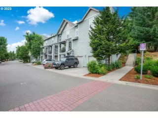 Photo #2: 23062406 Listing