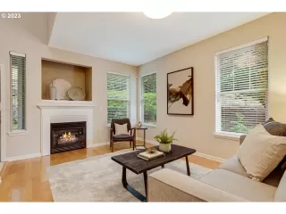 Photo #5: 23062406 Listing