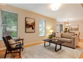 Photo #6: 23062406 Listing