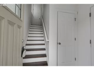 Photo #5: 23062790 Listing 