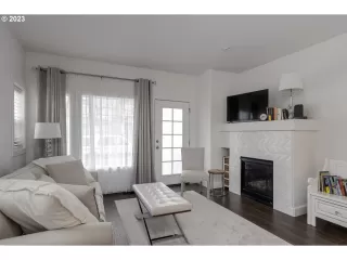 Photo #6: 23062790 Listing 