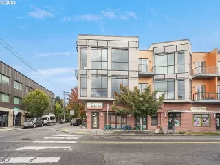 Photo #2: 23064092 Listing 