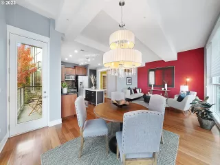 Photo #5: 23064092 Listing 