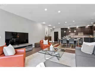 Photo #4: 23064243 Listing