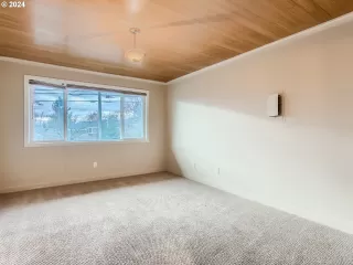 Photo #5: 23065345 Listing