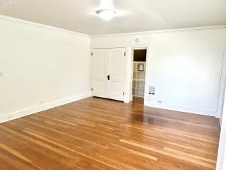 Photo #2: 23066917 Listing