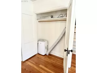 Photo #4: 23066917 Listing