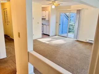 Photo #6: 23068401 Listing