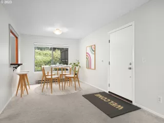 Photo #2: 23068785 Listing