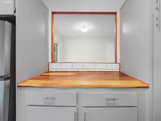 Photo #6: 23068785 Listing