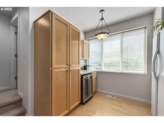 Photo #4: 23069162 Listing