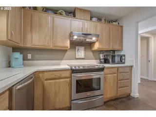 Photo #3: 23069842 Listing