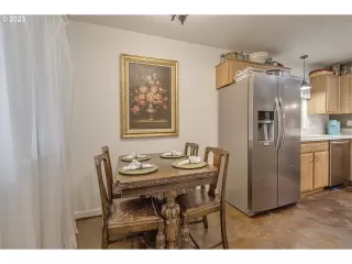 Photo #4: 23069842 Listing