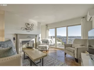 Photo #6: 23069842 Listing