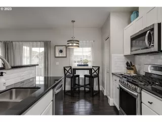 Photo #3: 23070951 Listing