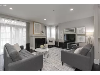 Photo #4: 23070951 Listing