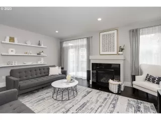 Photo #5: 23070951 Listing