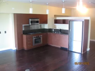 Photo #4: 23072303 Listing