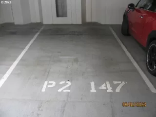 Photo #5: 23072303 Listing