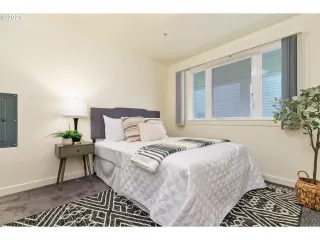 Photo #5: 23072743 Listing