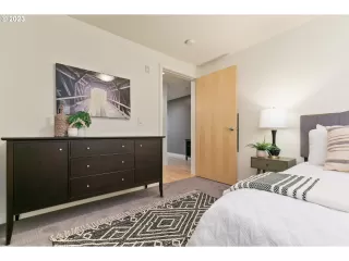 Photo #6: 23072743 Listing