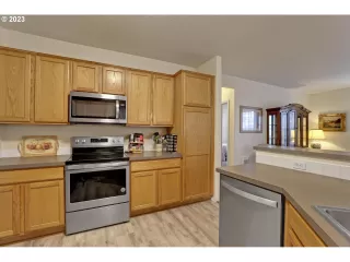 Photo #5: 23073542 Listing