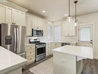 Photo #6: 23074047 Listing 