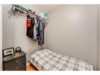 Photo #5: 23074195 Listing