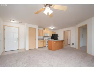 Photo #6: 23075027 Listing