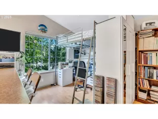 Photo #1: 23075085 Listing