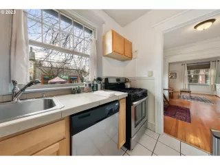 Photo #6: 23075210 Listing 