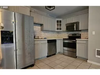 Photo #2: 23075942 Listing 