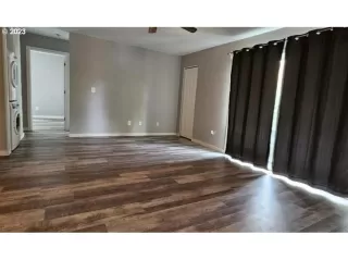 Photo #6: 23075942 Listing 